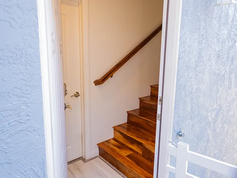 Moultrie Ave — Photo 13