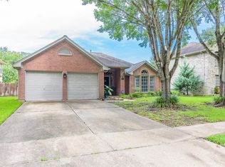 121 Crimson Bay Dr, League City, TX 77573