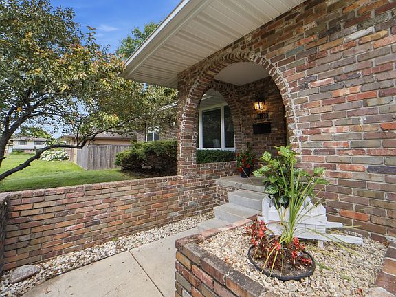 2nd image of 1105 SE Cortina Dr