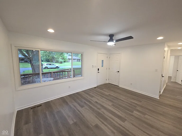 10735 Vali Dr — Photo 4