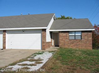2895 W Village Ln, Springfield, MO 65807