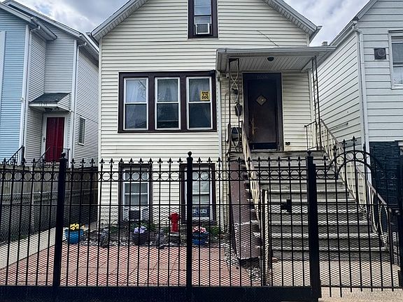 2nd image of 1638 N Campbell Ave