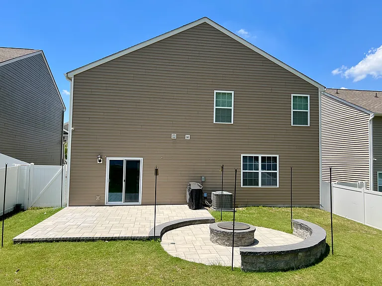 2020 Navarro Rd — Photo 10
