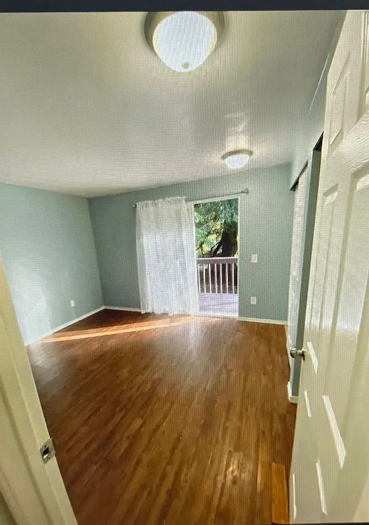Charming Sudden Valley home with large flat driveway — Photo 2