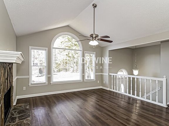 2nd image of 106 Whitney Ln