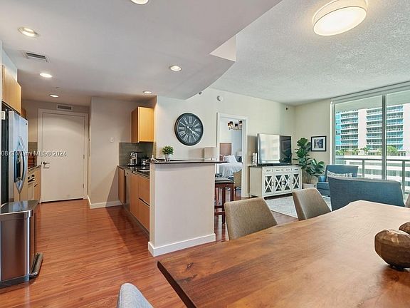 3rd image of 1060 Brickell Ave APT 1803