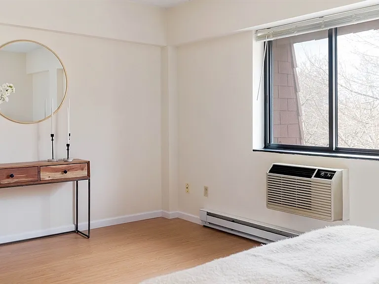 135 Pleasant St #605 — Photo 11