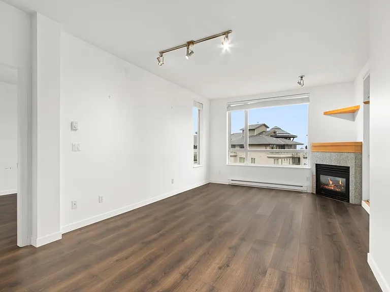 580 Raven Woods Dr #405 — Photo 5