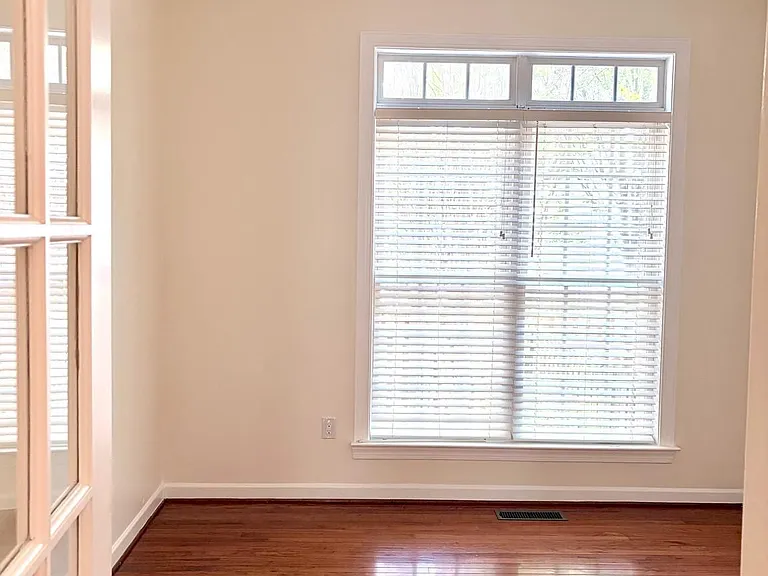 2178 Harithy Dr — Photo 9