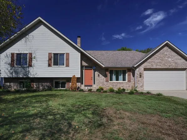 470 Oakbrook Dr, Columbus, IN 47201