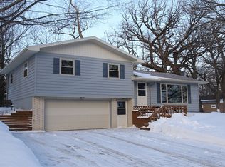 702 Gary Ave, Spirit Lake, IA 51360