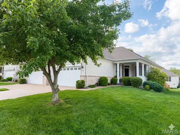 2071 Hawks Landing Dr #C, Lake Saint Louis, MO 63367