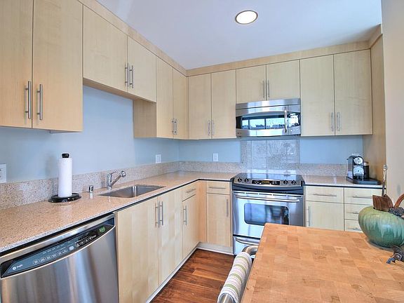 5th image of 38 N Almaden Blvd Unit 401