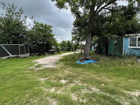 4th image of 11049 Ell Rd