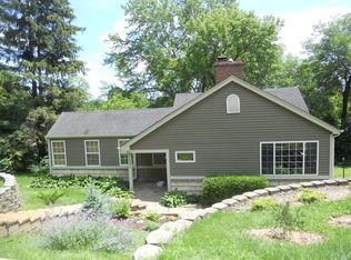 1133 Pioneer Rd, Algonquin, IL 60102