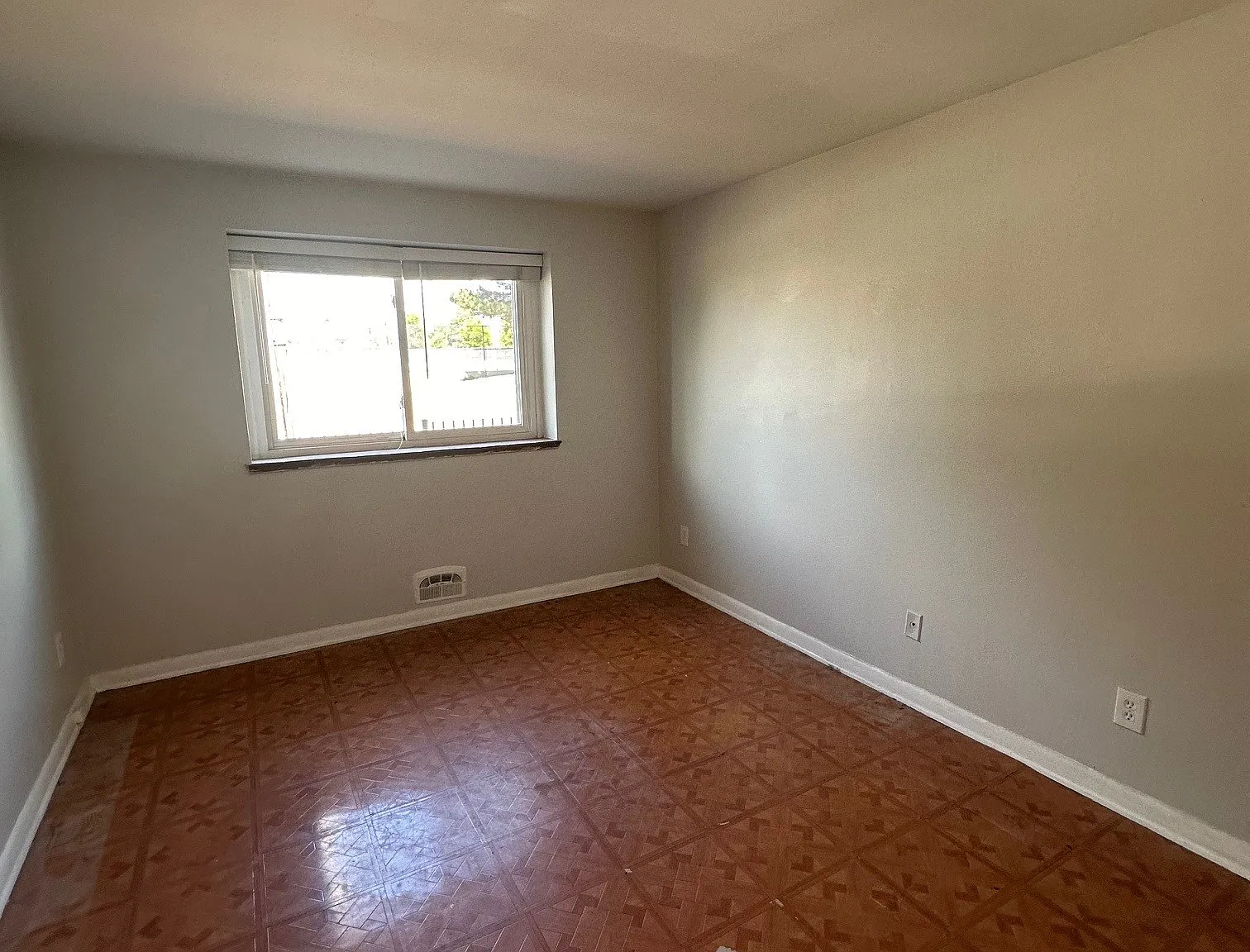 3140 N Clay St — Photo 3