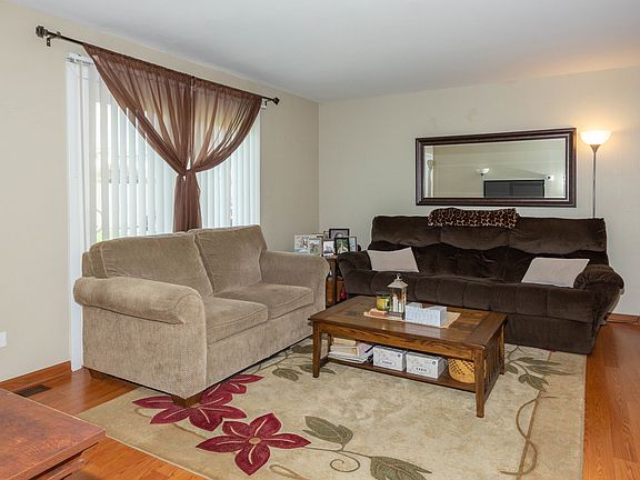 4th image of 15942 Ozark Ave #92