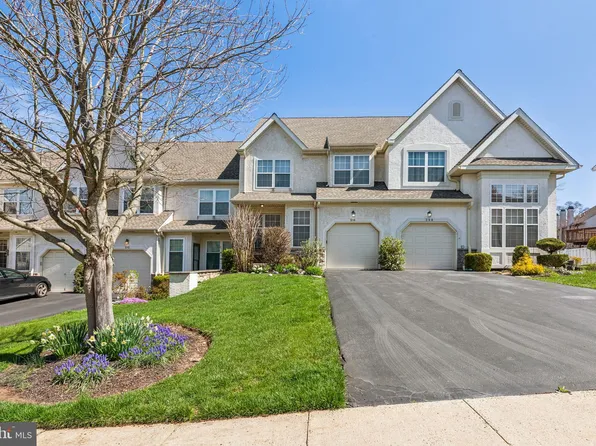 210 Brookdale Ct, Dresher, PA 19025