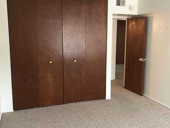 5th image of 2041 Jackson Ave APT 204
