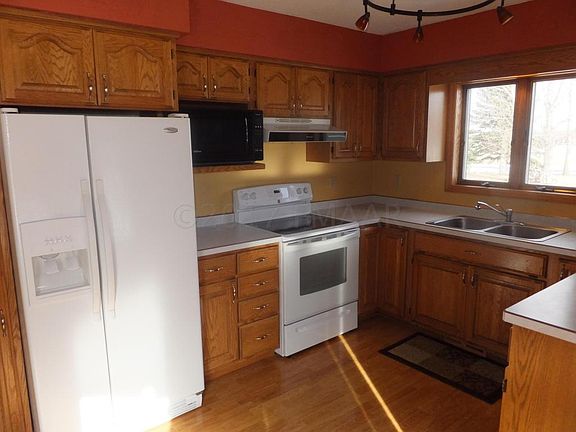5th image of 1626 15th Ave E