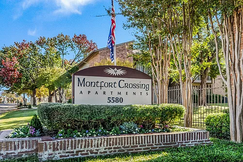 Montfort Crossing Photo 1