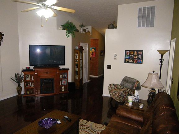 3rd image of 12941 Kingsley Ct