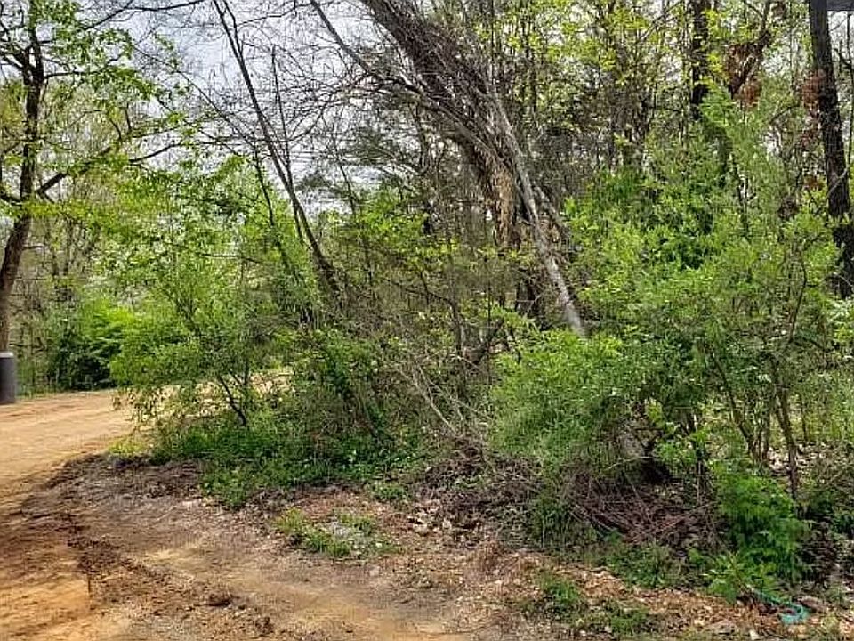 1st image of 450 Molly Ln