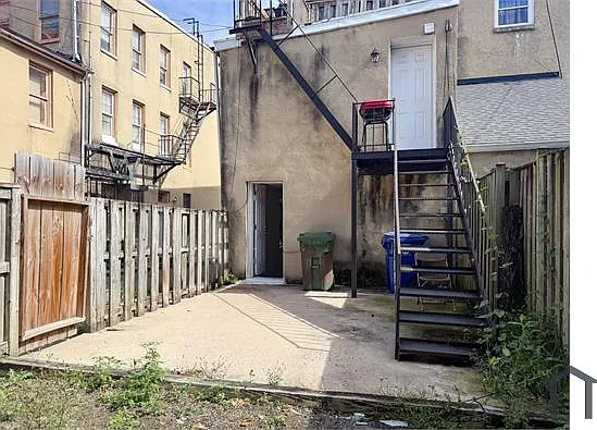 120 S Mount St #1 — Photo 8