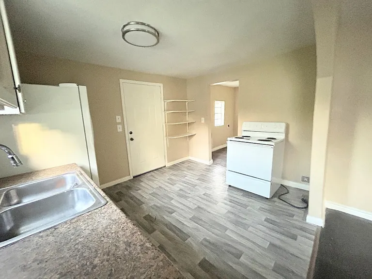 8116 Sandra St — Photo 9