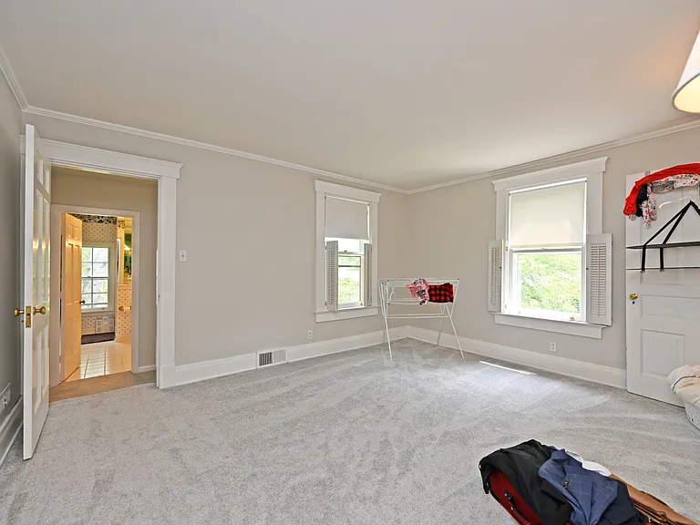 6900 Drake Rd — Photo 30