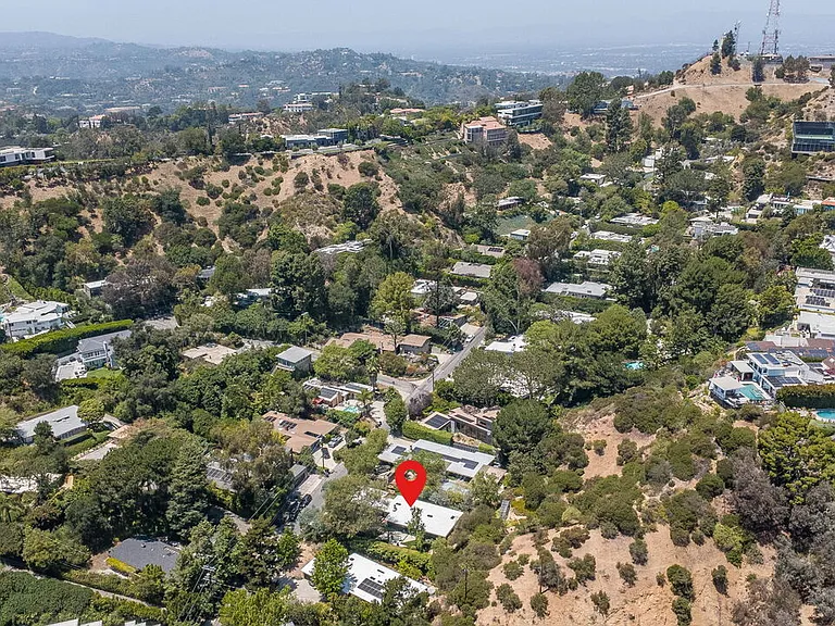 8967 Wonderland Park Ave — Photo 63