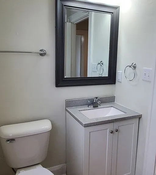 2742 Shelby St — Photo 9