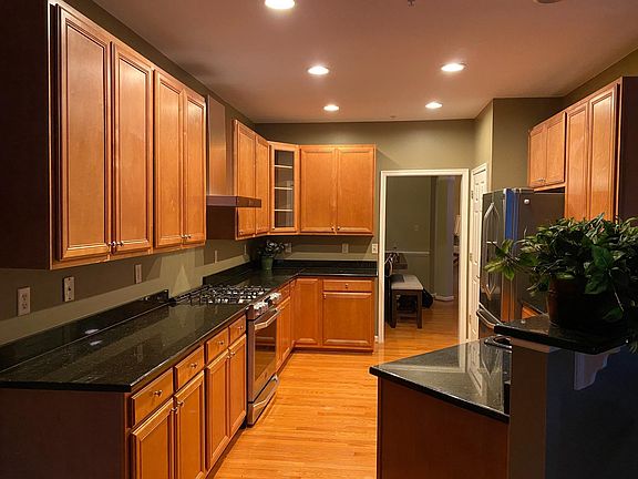 2nd image of 10646 Hillingdon Rd