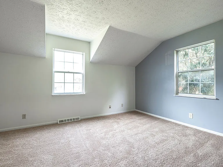 Woodside Terrace Apartments — Photo 38