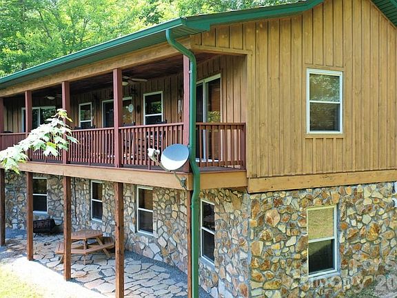 3rd image of 470 Bear Ridge Rd