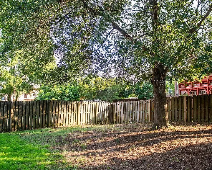 242 Stonington Dr — Photo 35