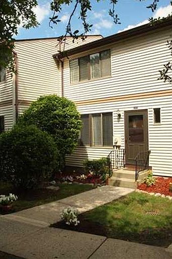 1st image of 469 Country Club Ln