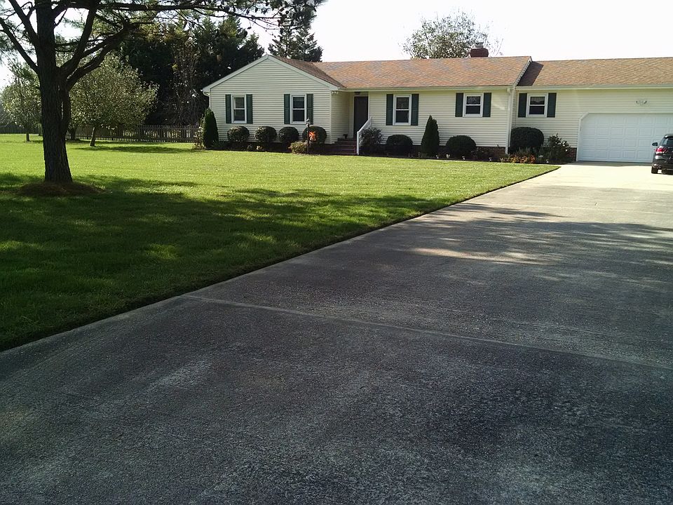 2nd image of 105 Duff Ct