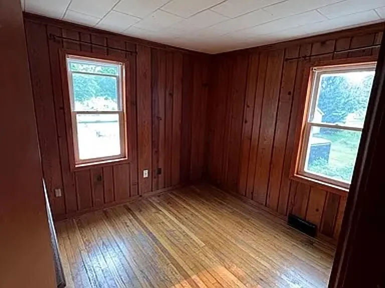 412 N Bridge St — Photo 12