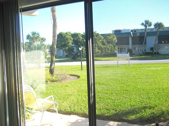 2nd image of 4147 Silver Palm Dr