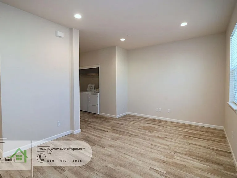 838 Mission De Oro Dr #A — Photo 5