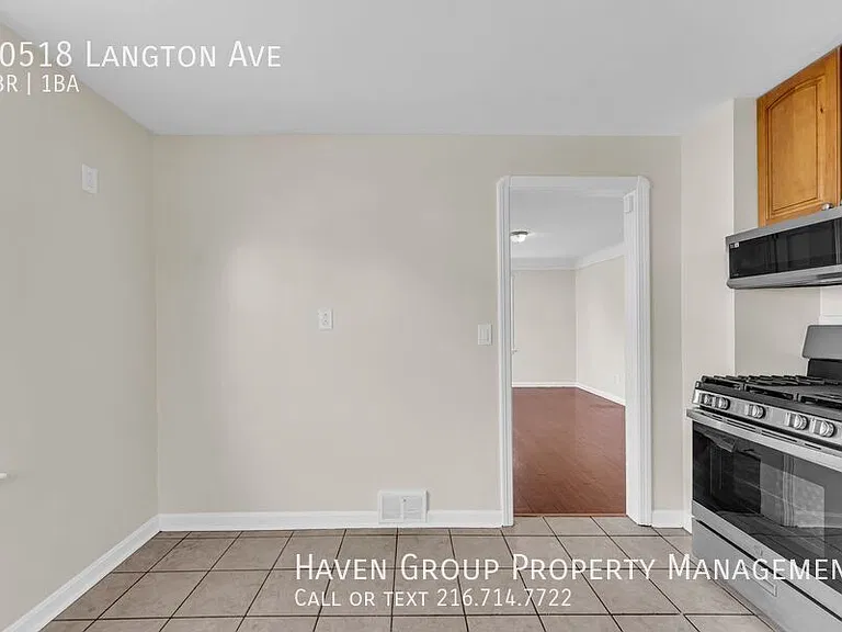 10518 Langton Ave — Photo 6