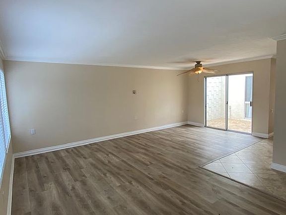 Living room/dining room