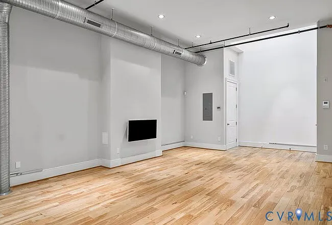 105 E Broad St #2B — Photo 6