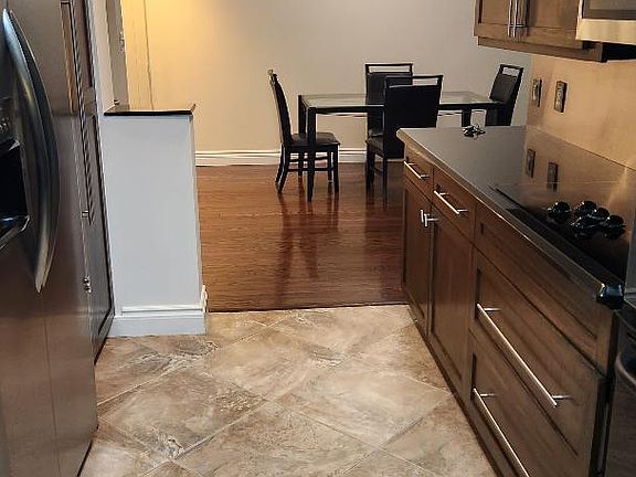 4th image of 2025 Lavers Circle #D406