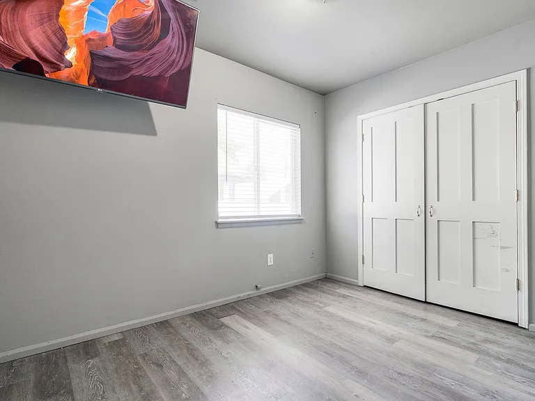 6815 S Warner St — Photo 4