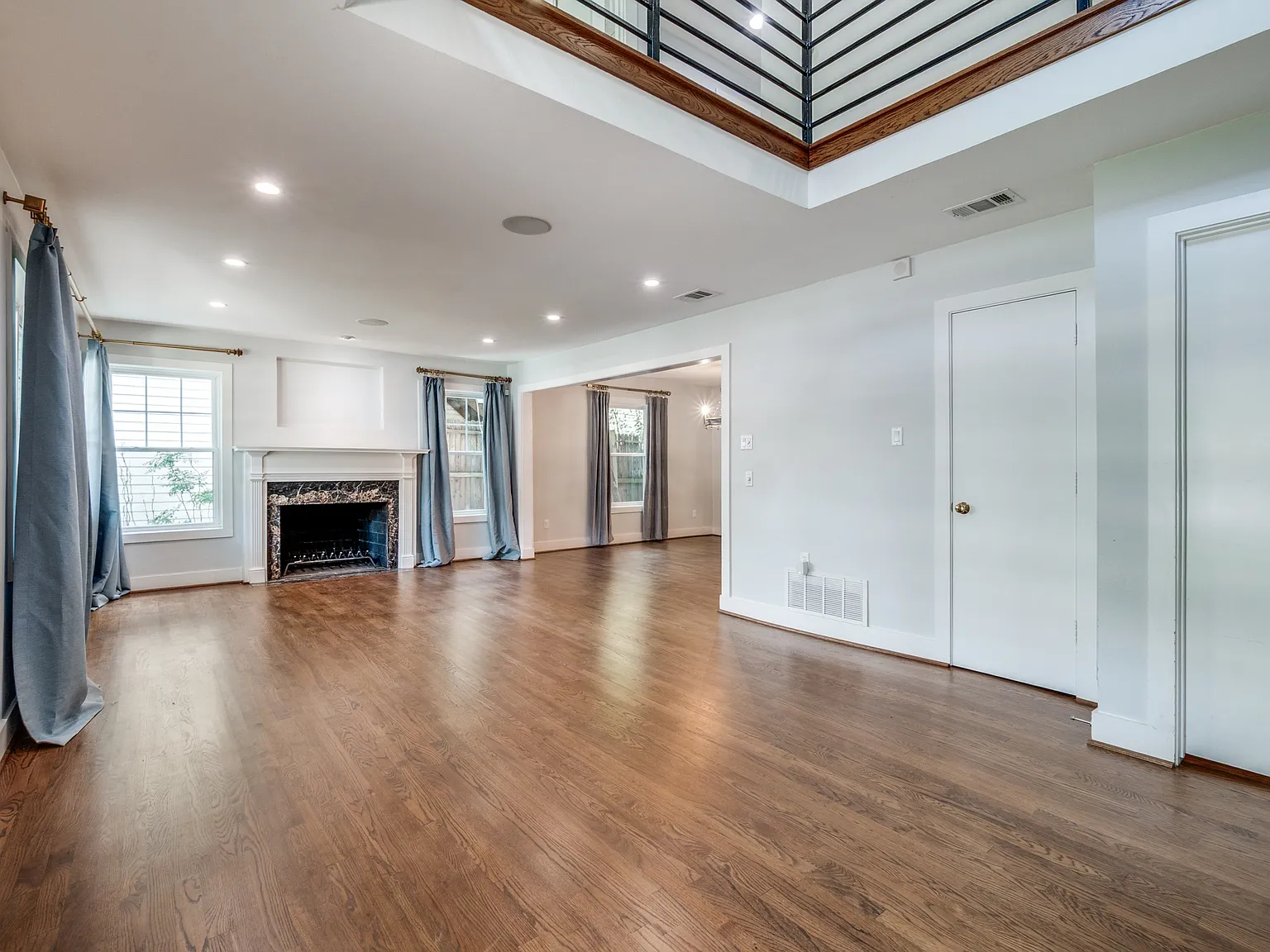 5 bed, 3698 sqft, $6,500 — Photo 4