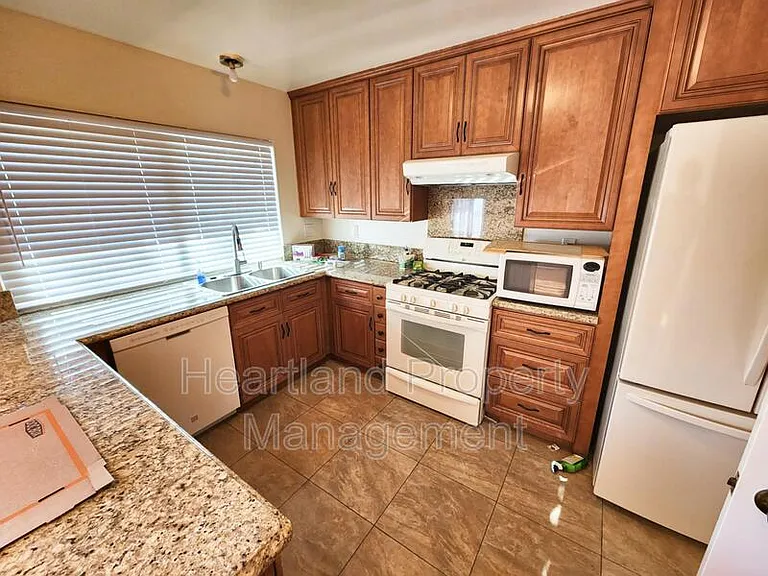 11323 Tribuna Ave — Photo 7