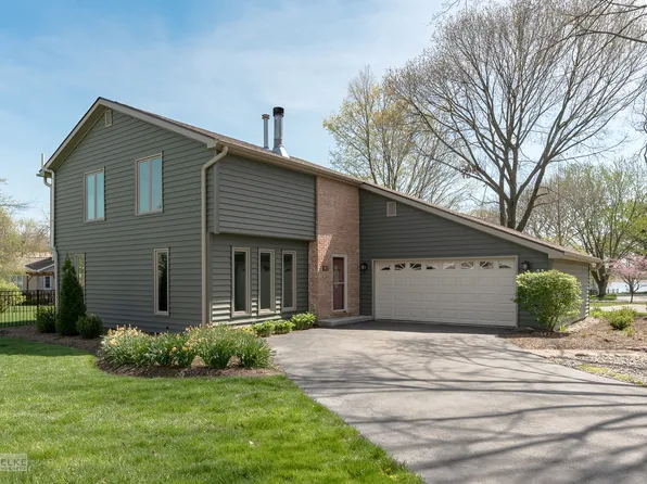 11 Cedar Gate Cir, Sugar Grove, IL 60554