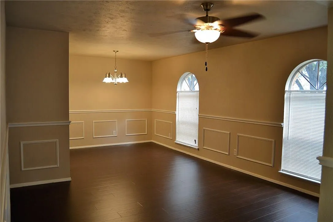 3 bed, 1695 sqft, $2,100 — Photo 4